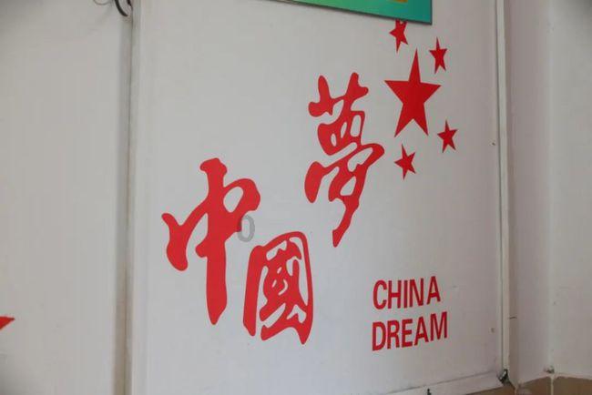 观鸥赏花晒太阳!来昆明一边打跳一边过年